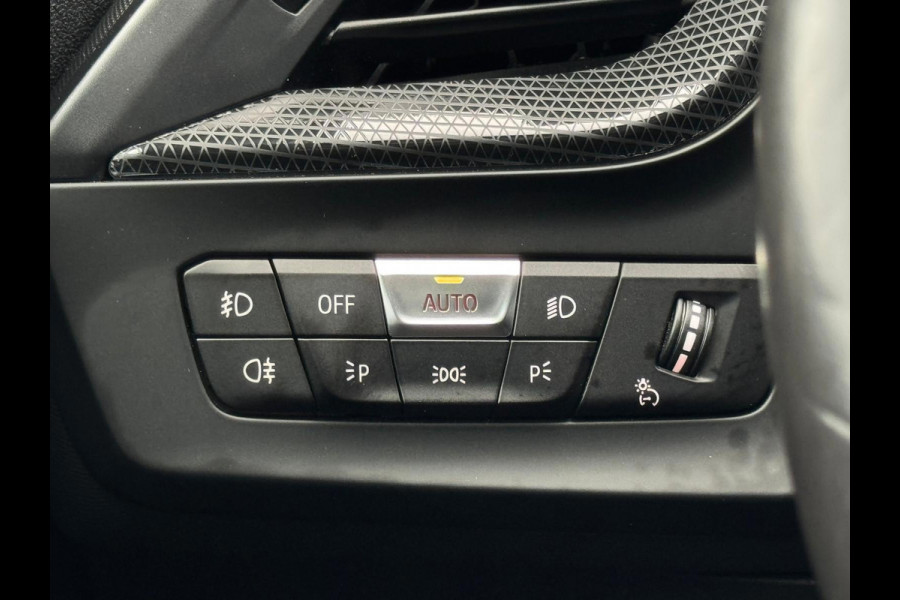 BMW 2 Serie Gran Coupé 218i High Executive, panoramadak, M sport interieur, camera, stoelverwarming, vele opties, NL auto met nap