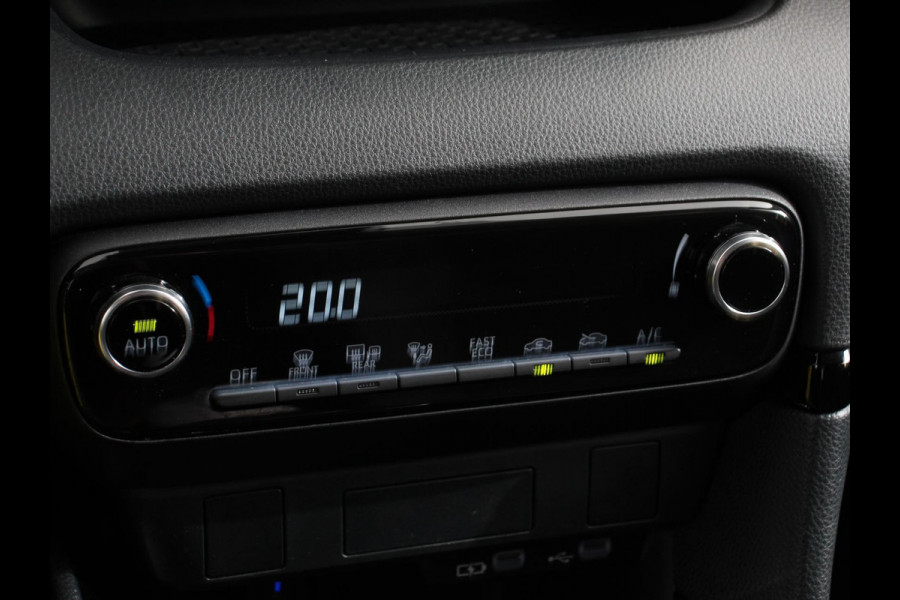Toyota Yaris 1.5 Hybrid Dynamic Automaat | Climate control | Cruise control adaptieve | LED | Achteruitrijcamera | Lane assist | Apple Carplay/ Android Auto | Camera