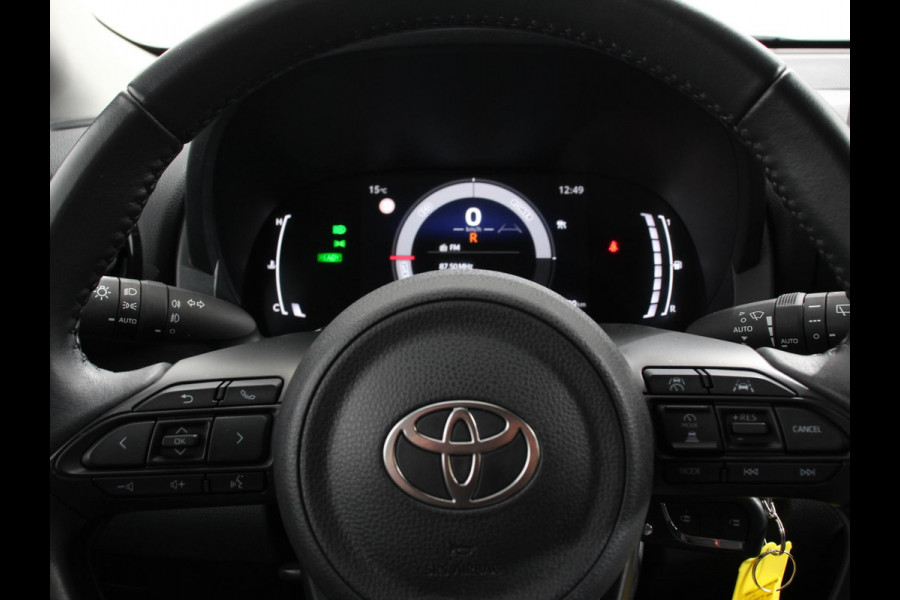 Toyota Yaris 1.5 Hybrid Dynamic Automaat | Climate control | Cruise control adaptieve | LED | Achteruitrijcamera | Lane assist | Apple Carplay/ Android Auto | Camera