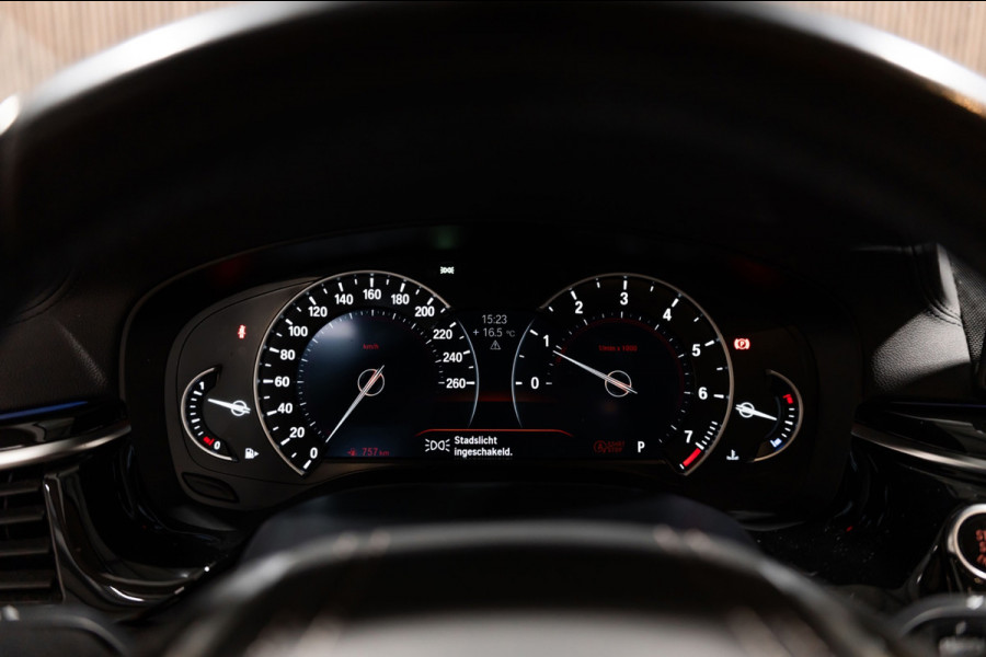 BMW 5 Serie Touring 520i High Executive NAP PDC Leder Dealer OH