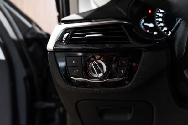 BMW 5 Serie Touring 520i High Executive NAP PDC Leder Dealer OH