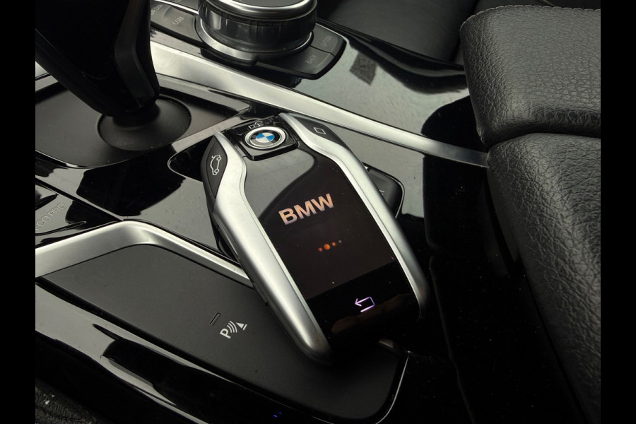 BMW 5 Serie Touring 520i High Executive NAP PDC Leder Dealer OH