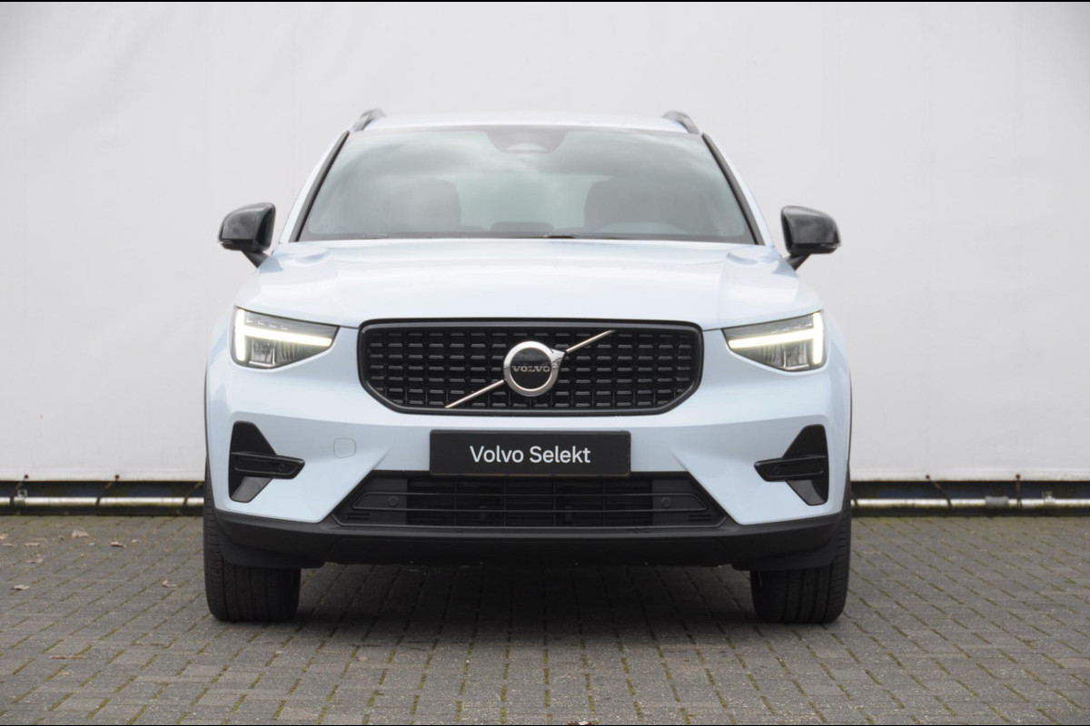 Volvo XC40 B4 211PK Automaat Plus Dark / Adaptive cruise control / Elektrische stoelen / Harman Kardon audio / Pilot assist / BLIS / Stoel en stuur verwarming / Elektrische achterklep / Parkeersensoren met camera / Google infotainment