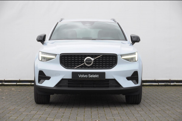 Volvo XC40 B4 211PK Automaat Plus Dark / Adaptive cruise control / Elektrische stoelen / Harman Kardon audio / Pilot assist / BLIS / Stoel en stuur verwarming / Elektrische achterklep / Parkeersensoren met camera / Google infotainment