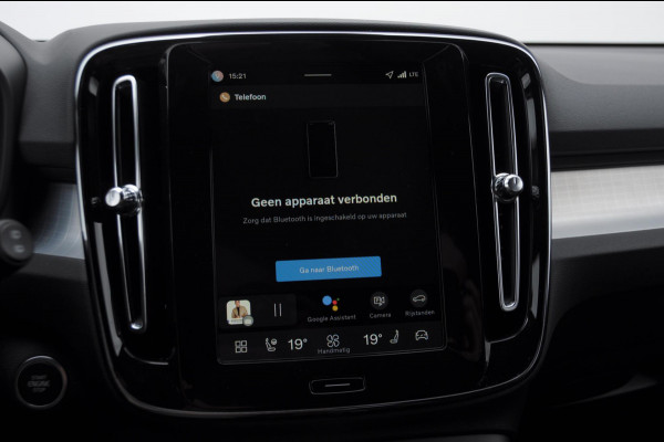 Volvo XC40 B4 211PK Automaat Plus Dark / Adaptive cruise control / Elektrische stoelen / Harman Kardon audio / Pilot assist / BLIS / Stoel en stuur verwarming / Elektrische achterklep / Parkeersensoren met camera / Google infotainment