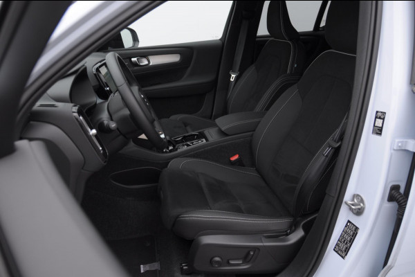 Volvo XC40 B4 211PK Automaat Plus Dark / Adaptive cruise control / Elektrische stoelen / Harman Kardon audio / Pilot assist / BLIS / Stoel en stuur verwarming / Elektrische achterklep / Parkeersensoren met camera / Google infotainment