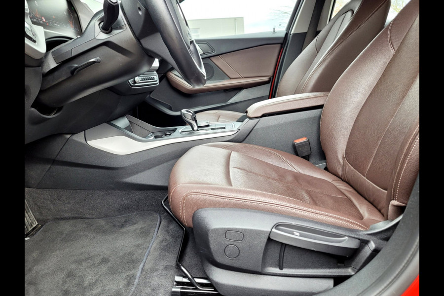 BMW 1-serie 118i High Exe, Mokka leer, Trekhaak (1e eig. BTW NAP)