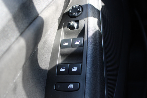 Opel Crossland 1.2 Turbo Ultimate | Trekhaak | Head-up | Panoramadak | Camera | Navigatie