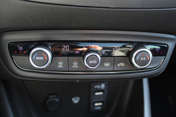 Opel Crossland 1.2 Turbo Ultimate | Trekhaak | Head-up | Panoramadak | Camera | Navigatie