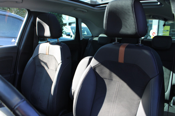 Opel Crossland 1.2 Turbo Ultimate | Trekhaak | Head-up | Panoramadak | Camera | Navigatie