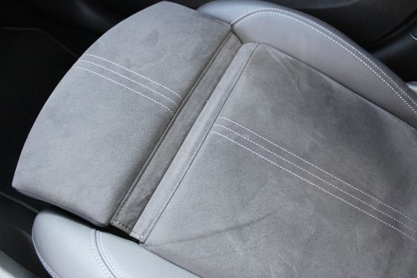 Opel Crossland 1.2 Turbo Ultimate | Trekhaak | Head-up | Panoramadak | Camera | Navigatie