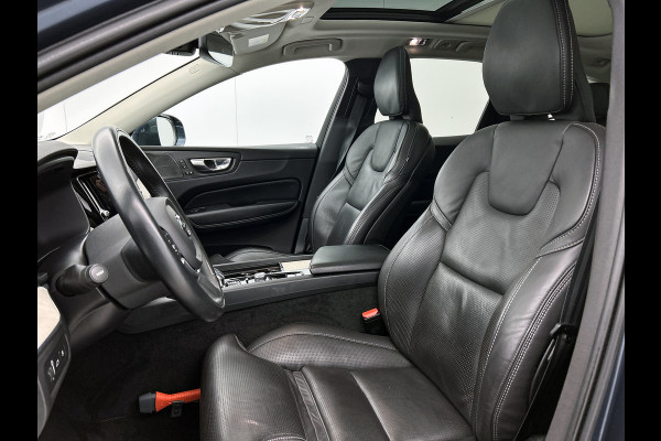 Volvo XC60 2.0 T6 Hybride AWD Inscription / Panoramadak / Trekhaak / Leder lux./Stuur-Stoelverw / Pdc+camera / Audio & Park Ass./ Lighting / Apk 06-2027