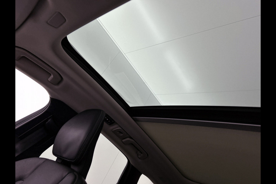 Volvo XC60 2.0 T6 Hybride AWD Inscription / Panoramadak / Trekhaak / Leder lux./Stuur-Stoelverw / Pdc+camera / Audio & Park Ass./ Lighting / Apk 06-2027