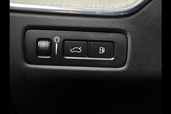 Volvo XC60 2.0 T6 Hybride AWD Inscription / Panoramadak / Trekhaak / Leder lux./Stuur-Stoelverw / Pdc+camera / Audio & Park Ass./ Lighting / Apk 06-2027