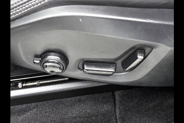 Volvo XC60 2.0 T6 Hybride AWD Inscription / Panoramadak / Trekhaak / Leder lux./Stuur-Stoelverw / Pdc+camera / Audio & Park Ass./ Lighting / Apk 06-2027