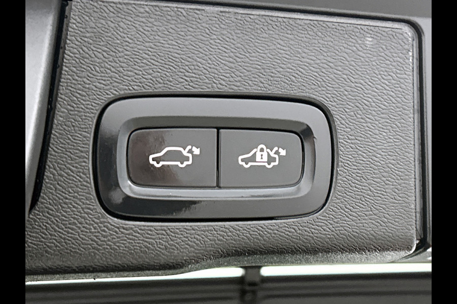 Volvo XC60 2.0 T6 Hybride AWD Inscription / Panoramadak / Trekhaak / Leder lux./Stuur-Stoelverw / Pdc+camera / Audio & Park Ass./ Lighting / Apk 06-2027