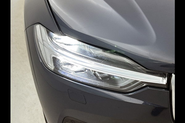 Volvo XC60 2.0 T6 Hybride AWD Inscription / Panoramadak / Trekhaak / Leder lux./Stuur-Stoelverw / Pdc+camera / Audio & Park Ass./ Lighting / Apk 06-2027