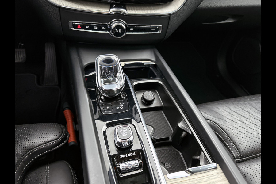 Volvo XC60 2.0 T6 Hybride AWD Inscription / Panoramadak / Trekhaak / Leder lux./Stuur-Stoelverw / Pdc+camera / Audio & Park Ass./ Lighting / Apk 06-2027