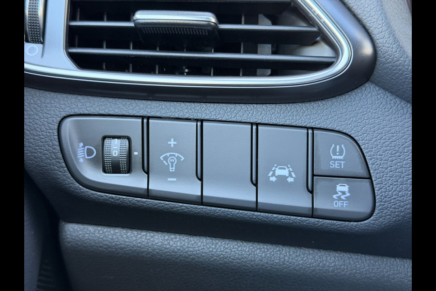 Hyundai i30 Fastback 1.4 T-GDI N-Line Pano 18'' CarPlay Keyless