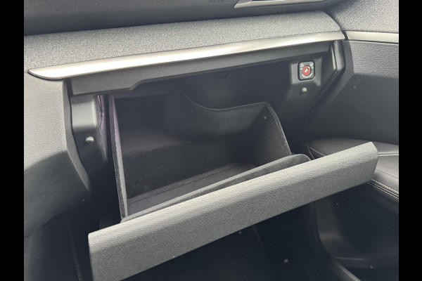 Peugeot 3008 1.2 PT 130 GT Line | Elektr. achterklep | Keyless | Prijs is rijklaar