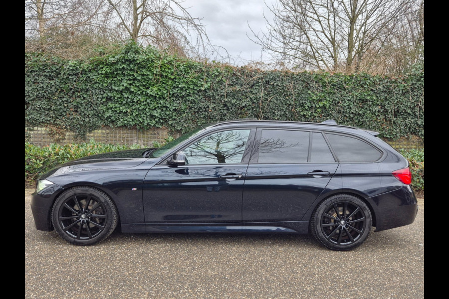 BMW 3 Serie Touring 330i M Sport Panoramadak High Executive Apple CarPlay Lm Velgen breedset Stuurverwarming M Aerodynamics