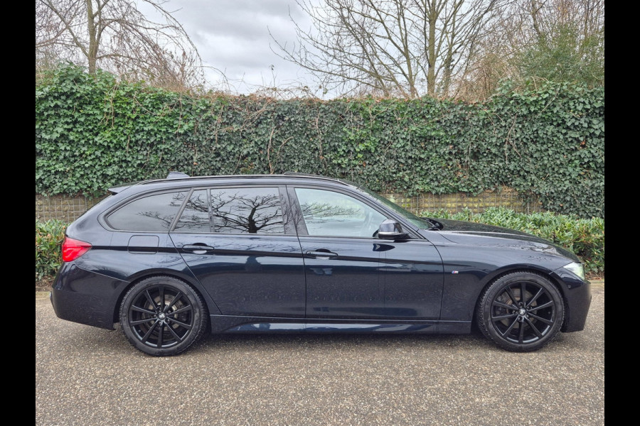 BMW 3 Serie Touring 330i M Sport Panoramadak High Executive Apple CarPlay Lm Velgen breedset Stuurverwarming M Aerodynamics