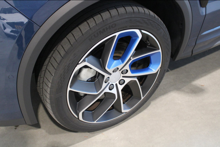 Lynk & Co 01 1.5 NL Auto/Zwarte Hemel/Stuurverwarming/360/Rijklaar/Bovag