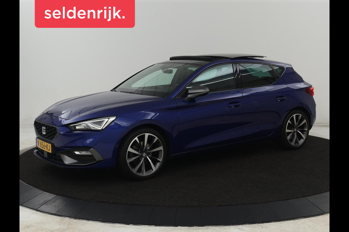 Seat Leon 1.0 TSI FR Launch Edition | Panoramadak | Trekhaak | Stoelverwarming | Camera | Carplay | Navigatie | Sfeerverlichting | Adaptive cruise | Keyless | Full LED | Dodehoek detectie