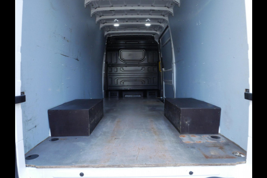 Volkswagen Crafter 2.0TDI 177PK L4H2 DSG Airco Imperial 3500kg Haak Dubbel lucht