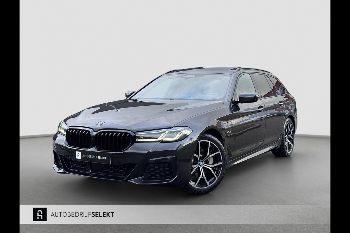 BMW 5 Serie Touring 530e xDrive M-Sport | Pano | Trekhaak | Laser | Harman Kardon | Head Up | Comfortstoelen elektrisch | ACC