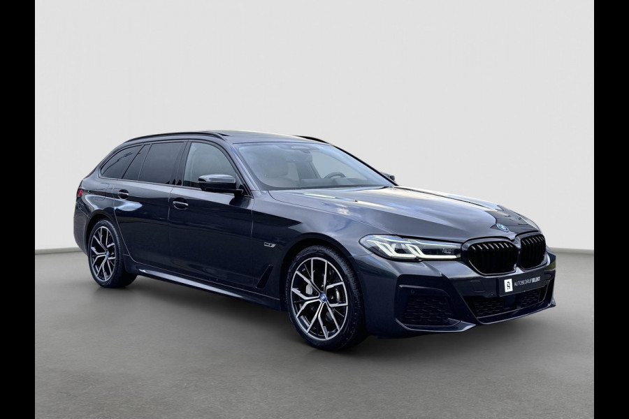 BMW 5 Serie Touring 530e xDrive M-Sport | Pano | Trekhaak | Laser | Harman Kardon | Head Up | Comfortstoelen elektrisch | ACC