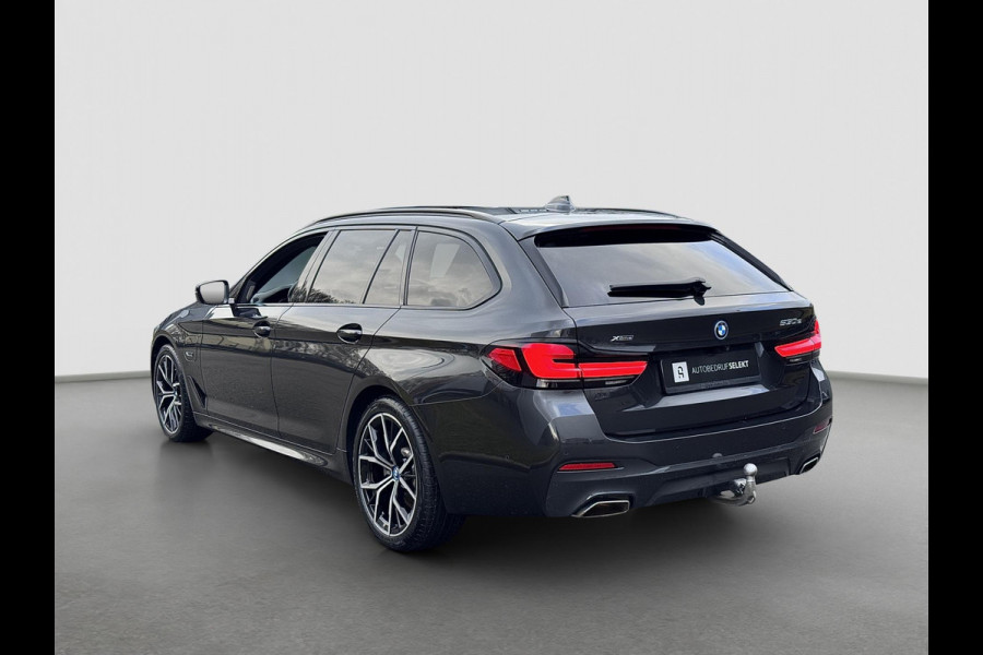 BMW 5 Serie Touring 530e xDrive M-Sport | Pano | Trekhaak | Laser | Harman Kardon | Head Up | Comfortstoelen elektrisch | ACC