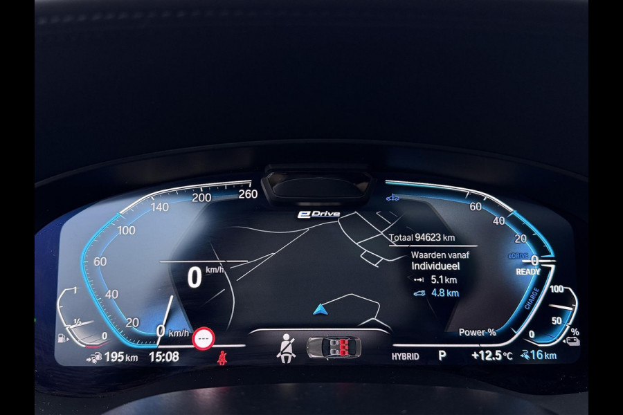 BMW 5 Serie Touring 530e xDrive M-Sport | Pano | Trekhaak | Laser | Harman Kardon | Head Up | Comfortstoelen elektrisch | ACC