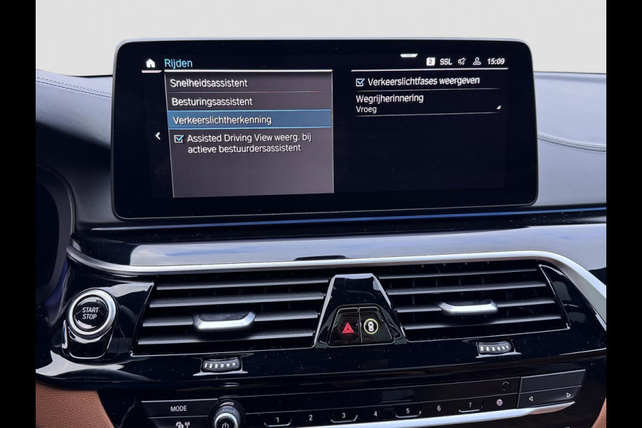 BMW 5 Serie Touring 530e xDrive M-Sport | Pano | Trekhaak | Laser | Harman Kardon | Head Up | Comfortstoelen elektrisch | ACC