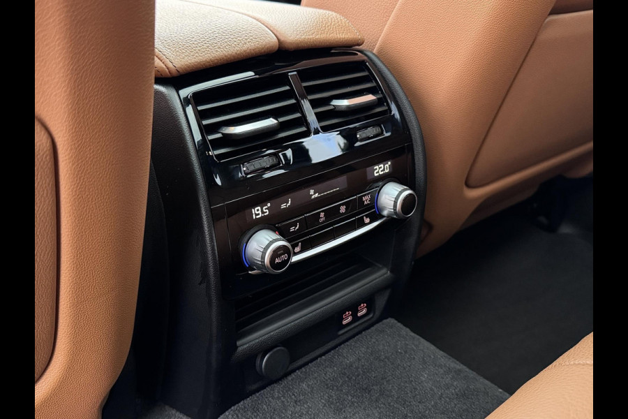 BMW 5 Serie Touring 530e xDrive M-Sport | Pano | Trekhaak | Laser | Harman Kardon | Head Up | Comfortstoelen elektrisch | ACC