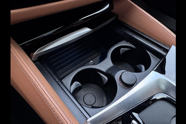 BMW 5 Serie Touring 530e xDrive M-Sport | Pano | Trekhaak | Laser | Harman Kardon | Head Up | Comfortstoelen elektrisch | ACC