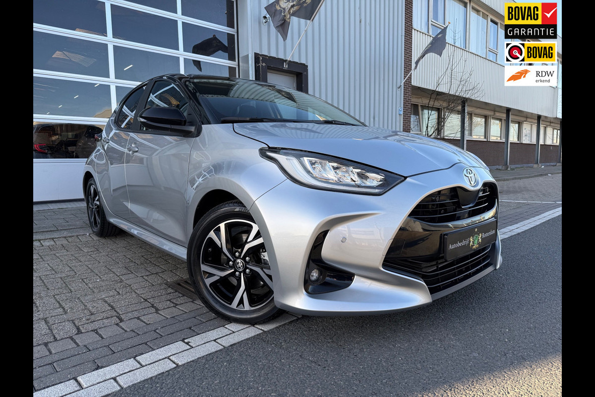 Toyota Yaris 1.5 Hybrid 130 Executive Apple CarPlay Bi-Tone