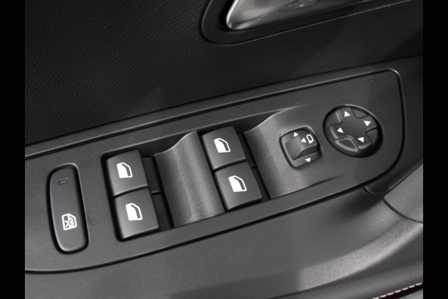 Peugeot 2008 1.2 PureTech 130 pk Automaat Allure Pack Climate Control Cruise control Parkeersensoren LED Navigatie Apple Carplay/ Android Auto