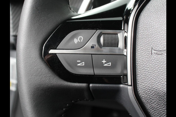 Peugeot 2008 1.2 PureTech 130 pk Automaat Allure Pack Climate Control Cruise control Parkeersensoren LED Navigatie Apple Carplay/ Android Auto
