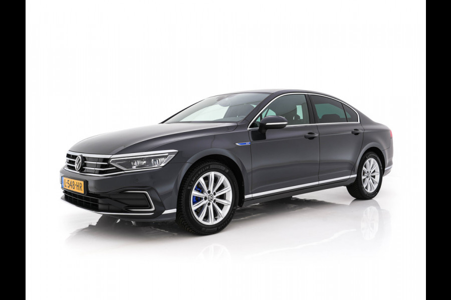 Volkswagen Passat 1.4 TSI GTE Business (Plug-In) (INCL-BTW) Aut. *FULL-LED | DIGI-COCKPIT | ADAPTIVE-CRUISE | NAVI-FULLMAP | KEYLESS | DAB+ | COMFORT-SEATS | SHIFTPADDLES | PRIVACY-GLASS | PDC | CAMERA | CARPLAY | 17''ALU*