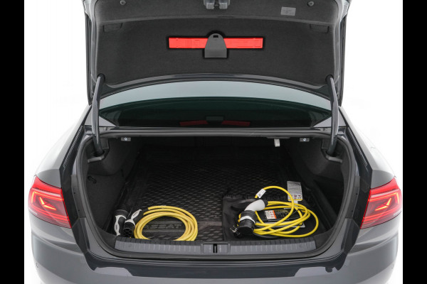 Volkswagen Passat 1.4 TSI GTE Business (Plug-In) (INCL-BTW) Aut. *FULL-LED | DIGI-COCKPIT | ADAPTIVE-CRUISE | NAVI-FULLMAP | KEYLESS | DAB+ | COMFORT-SEATS | SHIFTPADDLES | PRIVACY-GLASS | PDC | CAMERA | CARPLAY | 17''ALU*