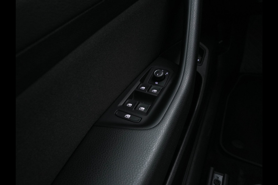 Volkswagen Passat 1.4 TSI GTE Business (Plug-In) (INCL-BTW) Aut. *FULL-LED | DIGI-COCKPIT | ADAPTIVE-CRUISE | NAVI-FULLMAP | KEYLESS | DAB+ | COMFORT-SEATS | SHIFTPADDLES | PRIVACY-GLASS | PDC | CAMERA | CARPLAY | 17''ALU*