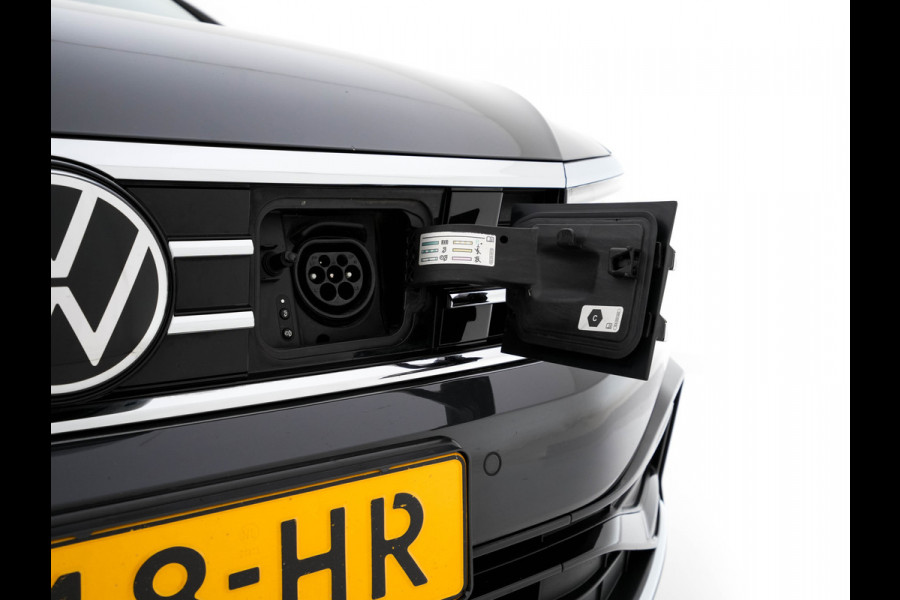 Volkswagen Passat 1.4 TSI GTE Business (Plug-In) (INCL-BTW) Aut. *FULL-LED | DIGI-COCKPIT | ADAPTIVE-CRUISE | NAVI-FULLMAP | KEYLESS | DAB+ | COMFORT-SEATS | SHIFTPADDLES | PRIVACY-GLASS | PDC | CAMERA | CARPLAY | 17''ALU*