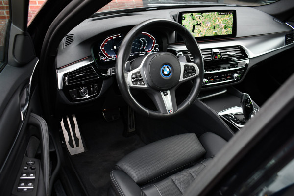 BMW 5 Serie 530e M-Sport Pano Trekh ACC HUD 360 Laser El-Klep