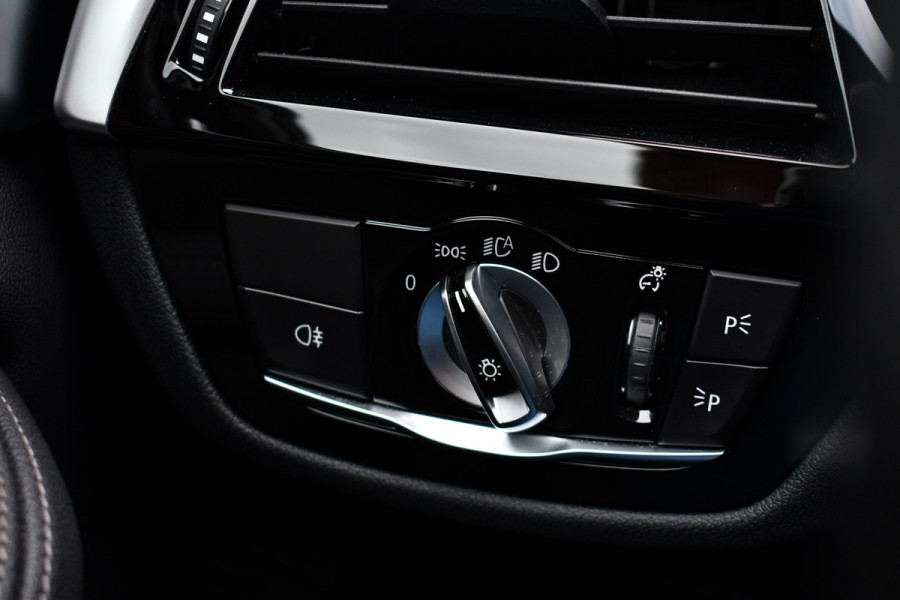 BMW 5 Serie 530e M-Sport Pano Trekh ACC HUD 360 Laser El-Klep