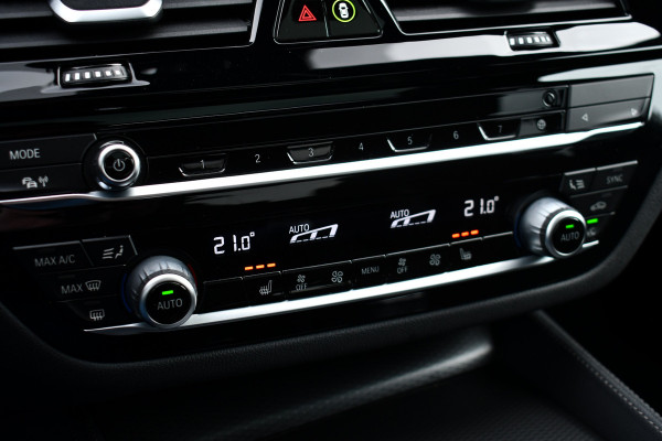 BMW 5 Serie 530e M-Sport Pano Trekh ACC HUD 360 Laser El-Klep