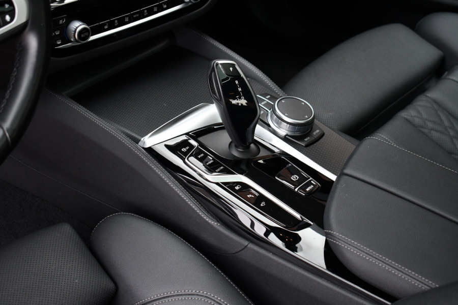 BMW 5 Serie 530e M-Sport Pano Trekh ACC HUD 360 Laser El-Klep