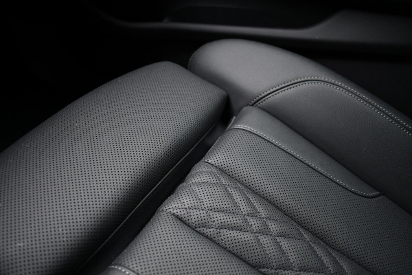 BMW 5 Serie 530e M-Sport Pano Trekh ACC HUD 360 Laser El-Klep