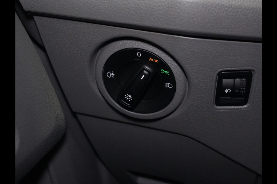 Volkswagen Crafter L3H3 2.0TDI 140pk 3.5T Automaat / Navigatie / Camera / Comfort stoel / Android / Apple-Carplay