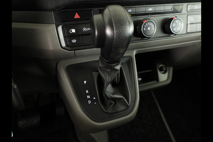 Volkswagen Crafter 35 2.0 TDI L3H3 Comfortline EURO VI 140 pk Automaat | Verlengde garantie | Navigatie | Trekhaak | Parkeersensoren | Achteruitrijcamera |